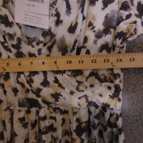 Love Fire Womens Skirted Romper White Yellow Animal Print Cheetah V Neck L New - Picture 3 of 10